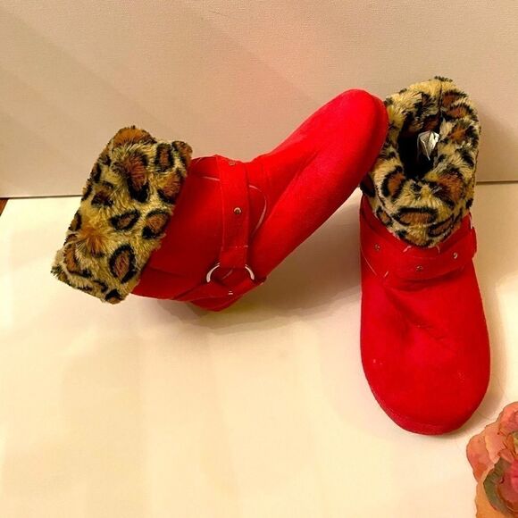 Sweet Girls winter Cheetah Print Boots Size  7-8 - Picture 1 of 6